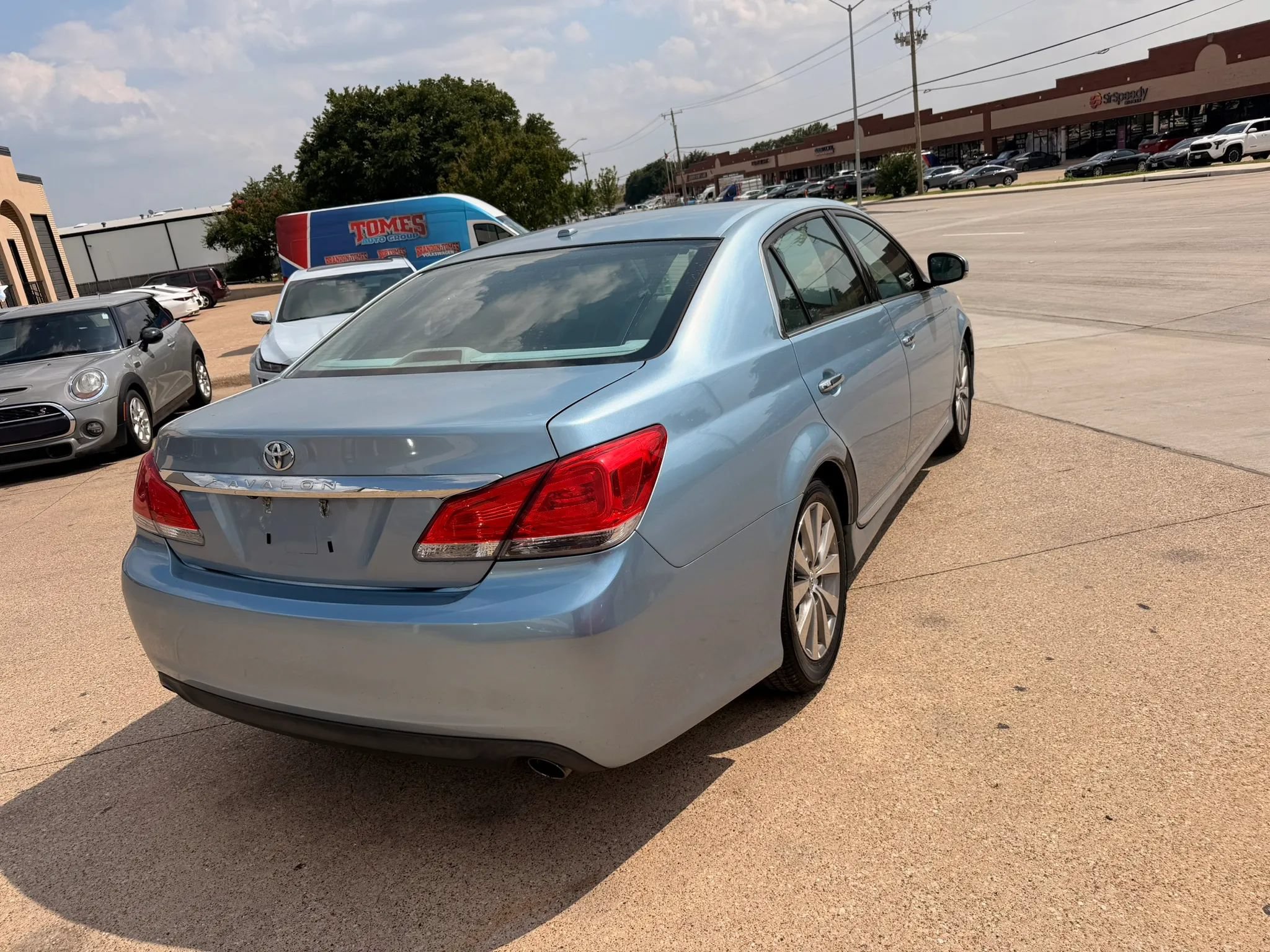 Used 2012 Toyota Avalon Limited FWD image 5