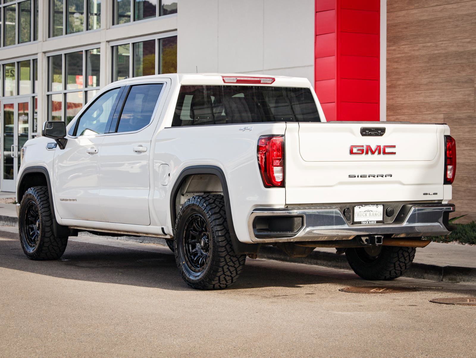 Used 2023 GMC Sierra 1500 SLE image 6