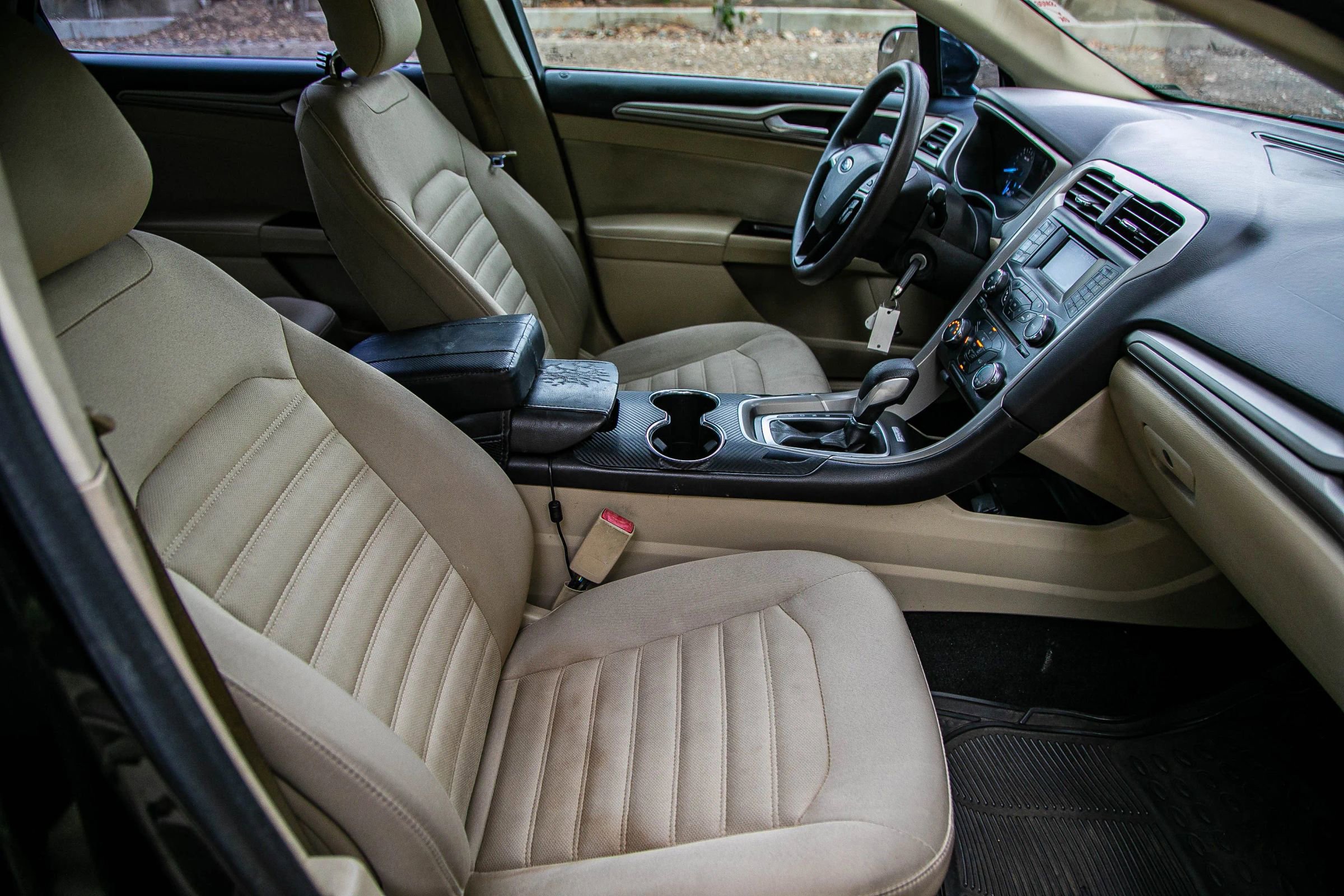 Used 2014 Ford Fusion SE image 26