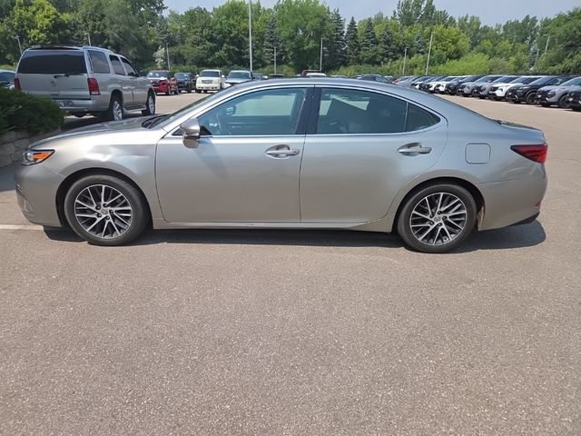Used 2016 Lexus ES 350 w/ Luxury Package w/Wood Trim FWD image 6