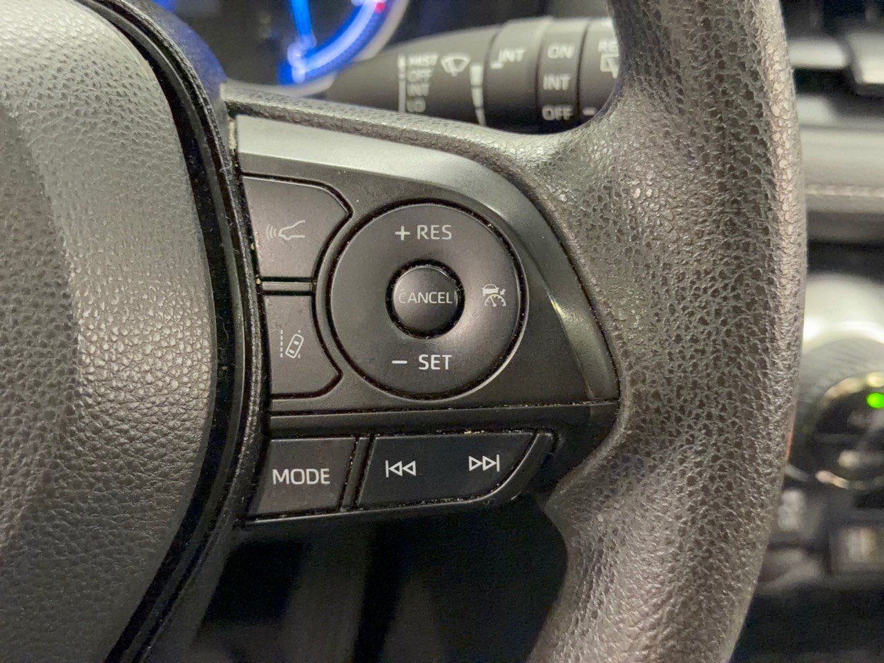 Used 2023 Toyota RAV4 XLE w/ Convenience Package AWD/4WD image 19