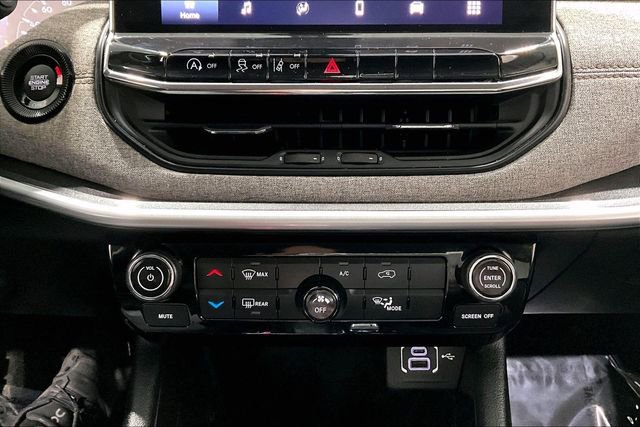 Used 2022 Jeep Compass Latitude image 16