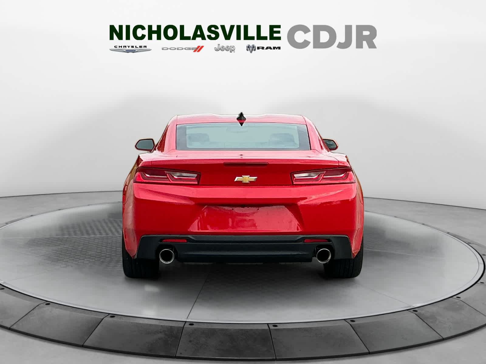 Used 2018 Chevrolet Camaro LS w/ Technology Package RWD image 4