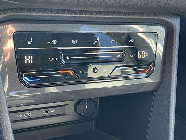 Used 2022 Volkswagen Tiguan SE image 28
