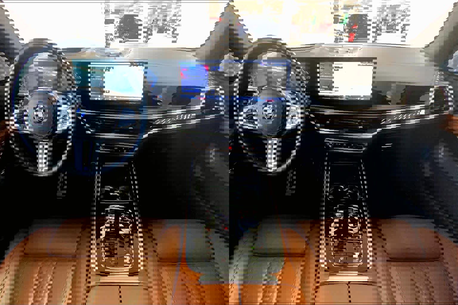 Used 2024 BMW X7 M60i w/ Executive Package image 16