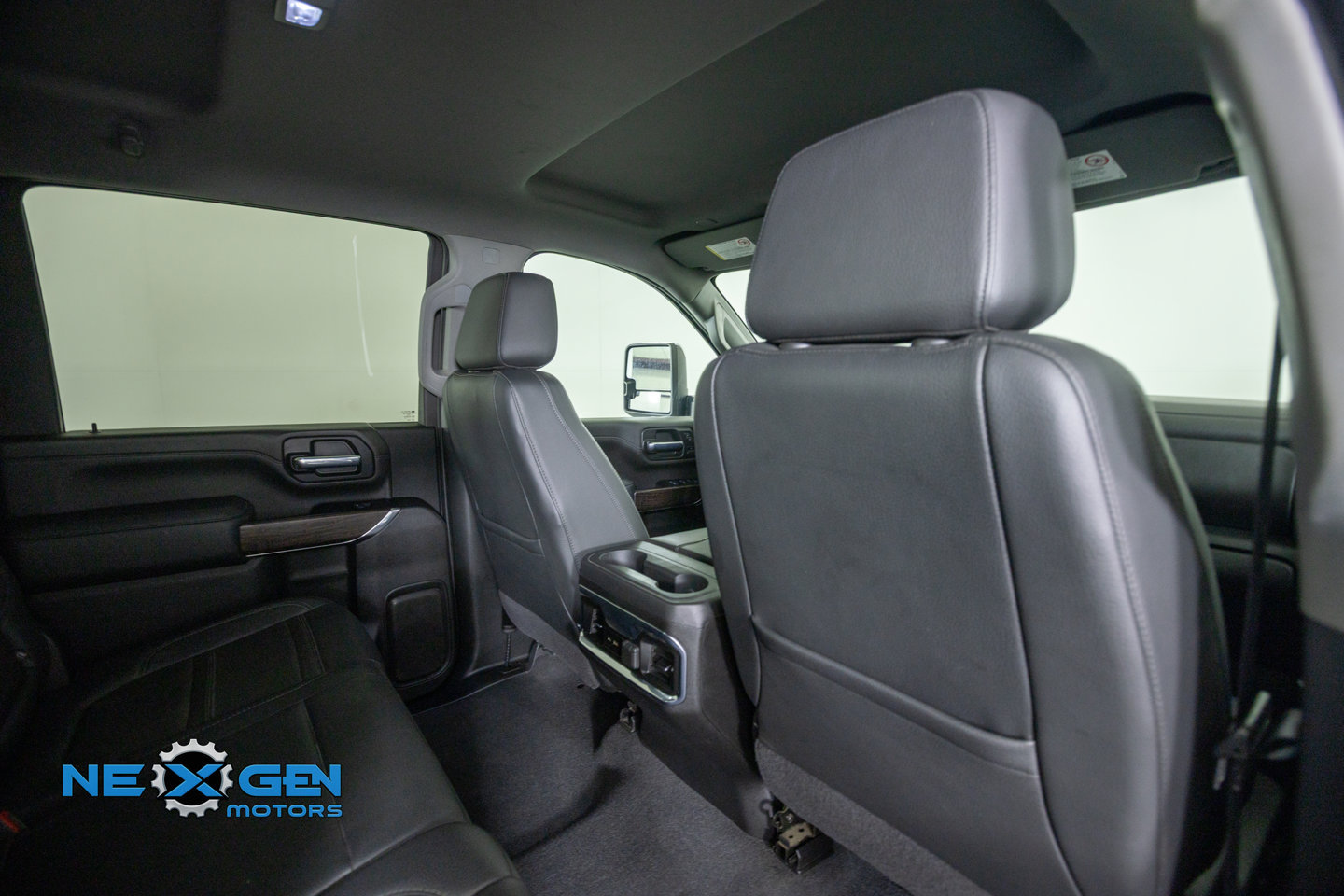 Used 2022 GMC Sierra 3500 Denali w/ Technology Package AWD/4WD image 39