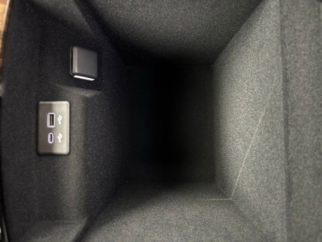 New 2026 Cadillac Escalade Platinum Luxury w/ LPO, Floor Liner Package AWD/4WD image 23
