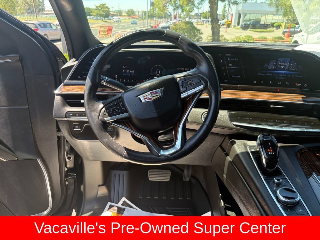 Used 2023 Cadillac Escalade Premium Luxury AWD/4WD image 13