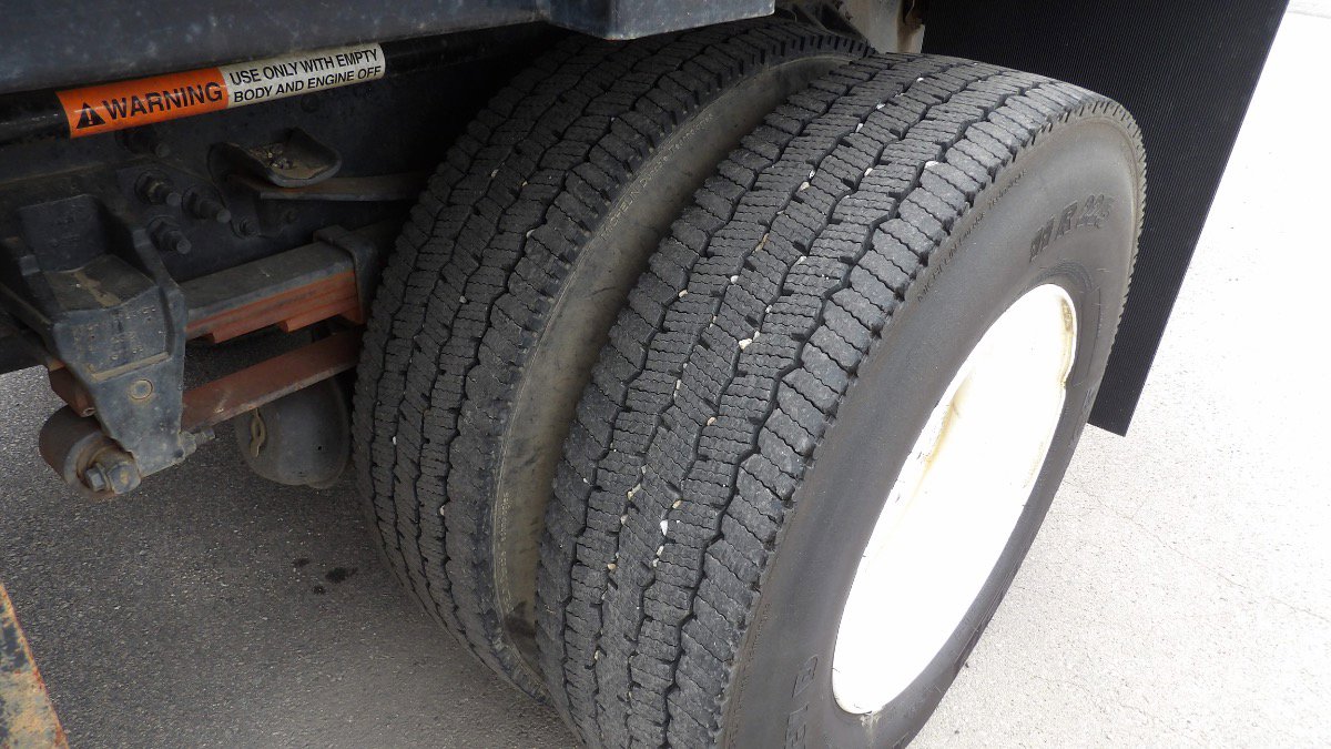 Used 2022 Ford F750 2WD Crew Cab Super Duty image 7