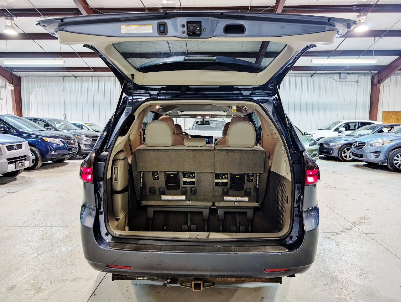 Used 2017 Toyota Sienna XLE image 20