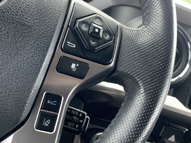 Used 2018 Toyota Tacoma Limited RWD image 23