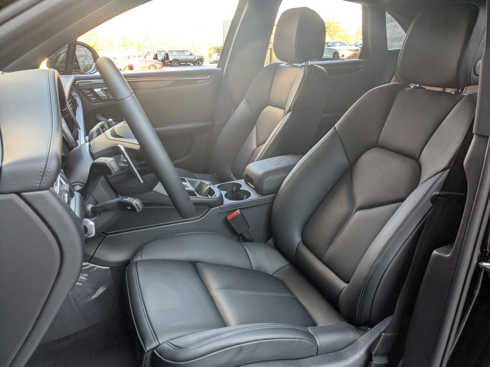 Certified 2026 Porsche Macan S AWD/4WD image 5