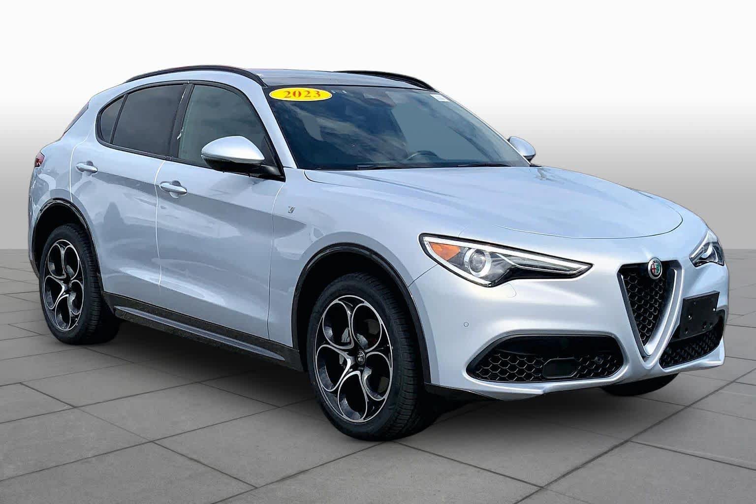 Used 2023 Alfa Romeo Stelvio Ti AWD/4WD image 3