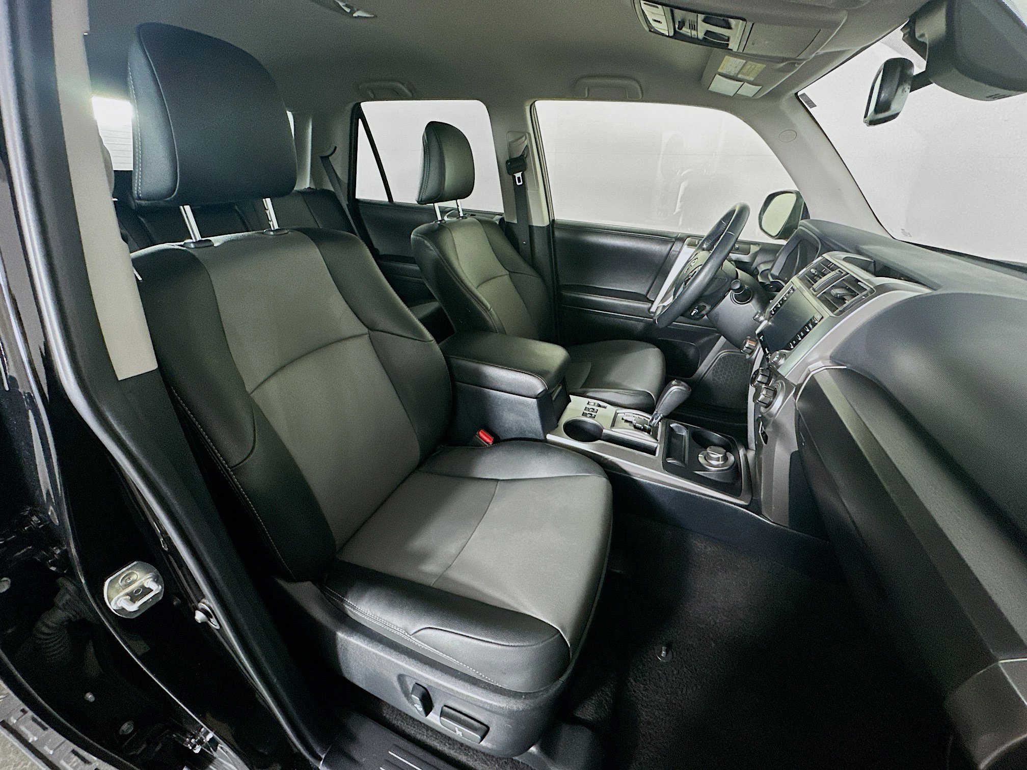 Used 2024 Toyota 4Runner SR5 Premium image 31