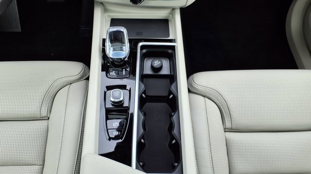 New 2026 Volvo XC60 B5 Ultra w/ Climate Package image 25