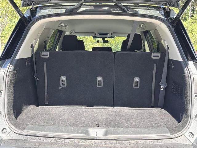Certified 2025 Nissan Pathfinder SV FWD image 25