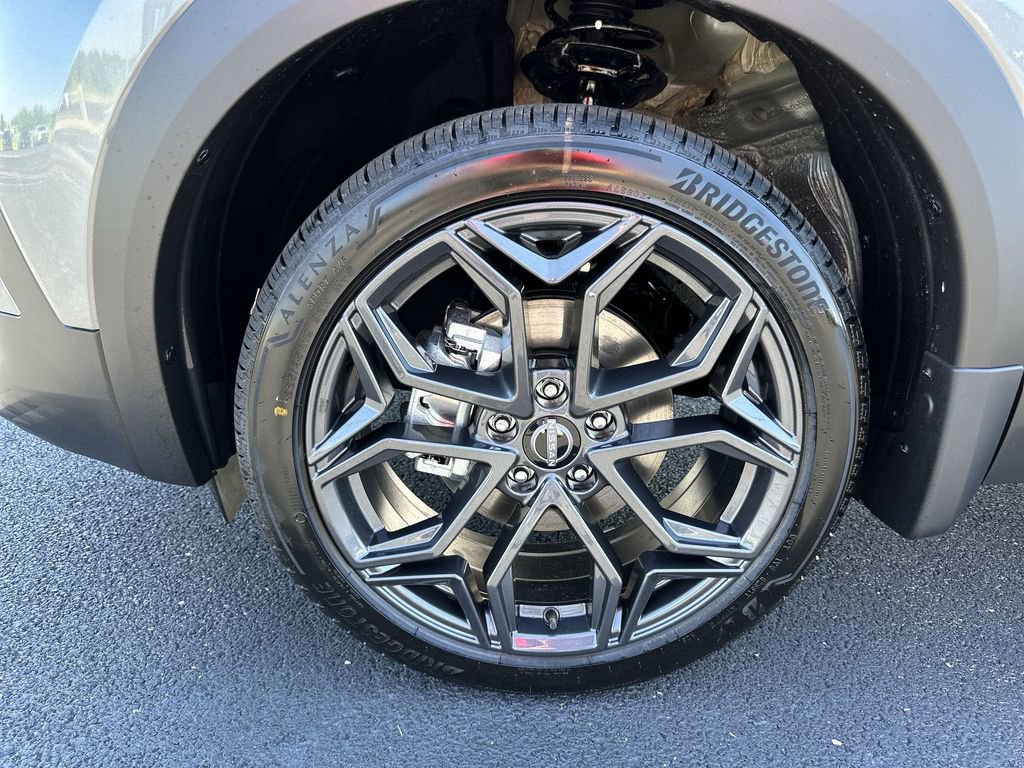 New 2026 Nissan Kicks SR w/ SR Premium Package AWD/4WD image 16