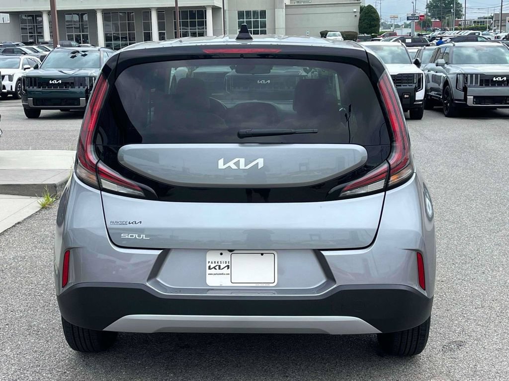 Used 2025 Kia Soul LX w/ LX Technology Package FWD image 26