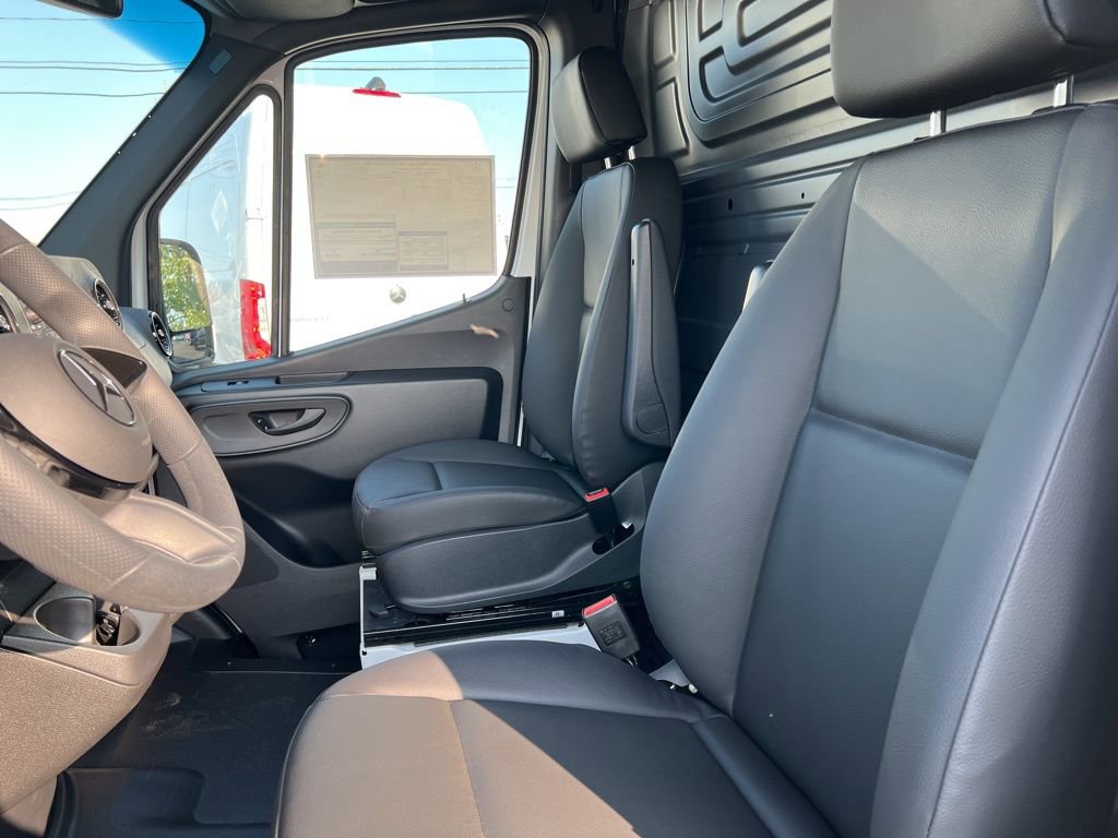 New 2025 Mercedes-Benz Sprinter 2500 image 10
