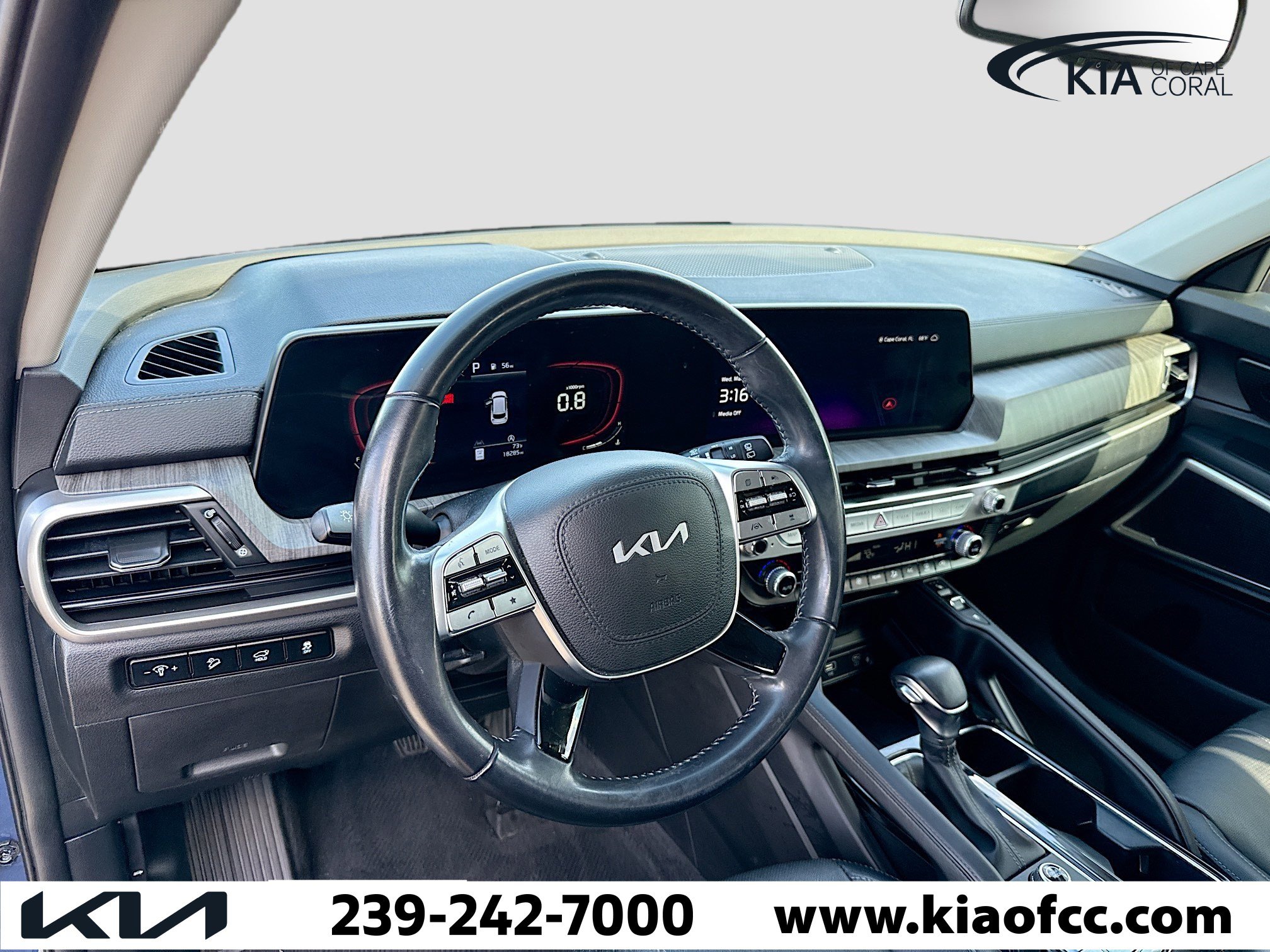 Used 2023 Kia Telluride EX w/ EX Captain's Chair Package image 27