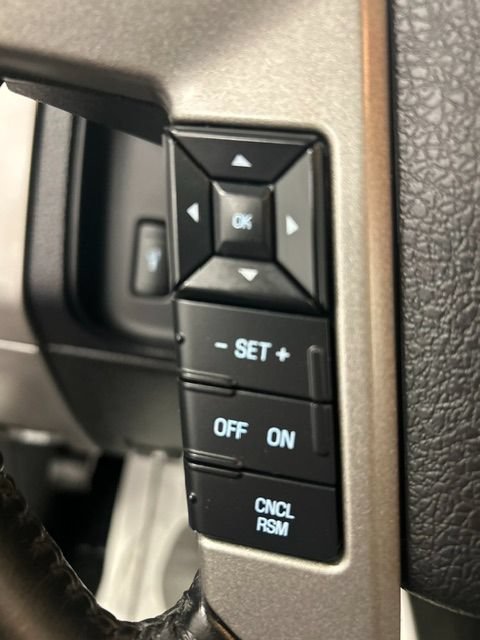 Used 2017 Ford Expedition Limited w/ Equipment Group 301A AWD/4WD image 15