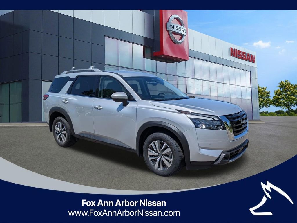 Certified 2025 Nissan Pathfinder SL w/ Cargo Package AWD/4WD image 7
