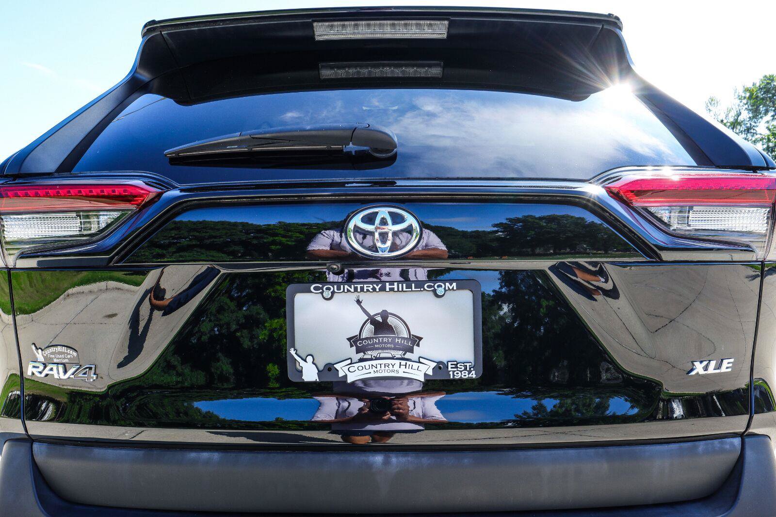 Used 2021 Toyota RAV4 XLE FWD image 40