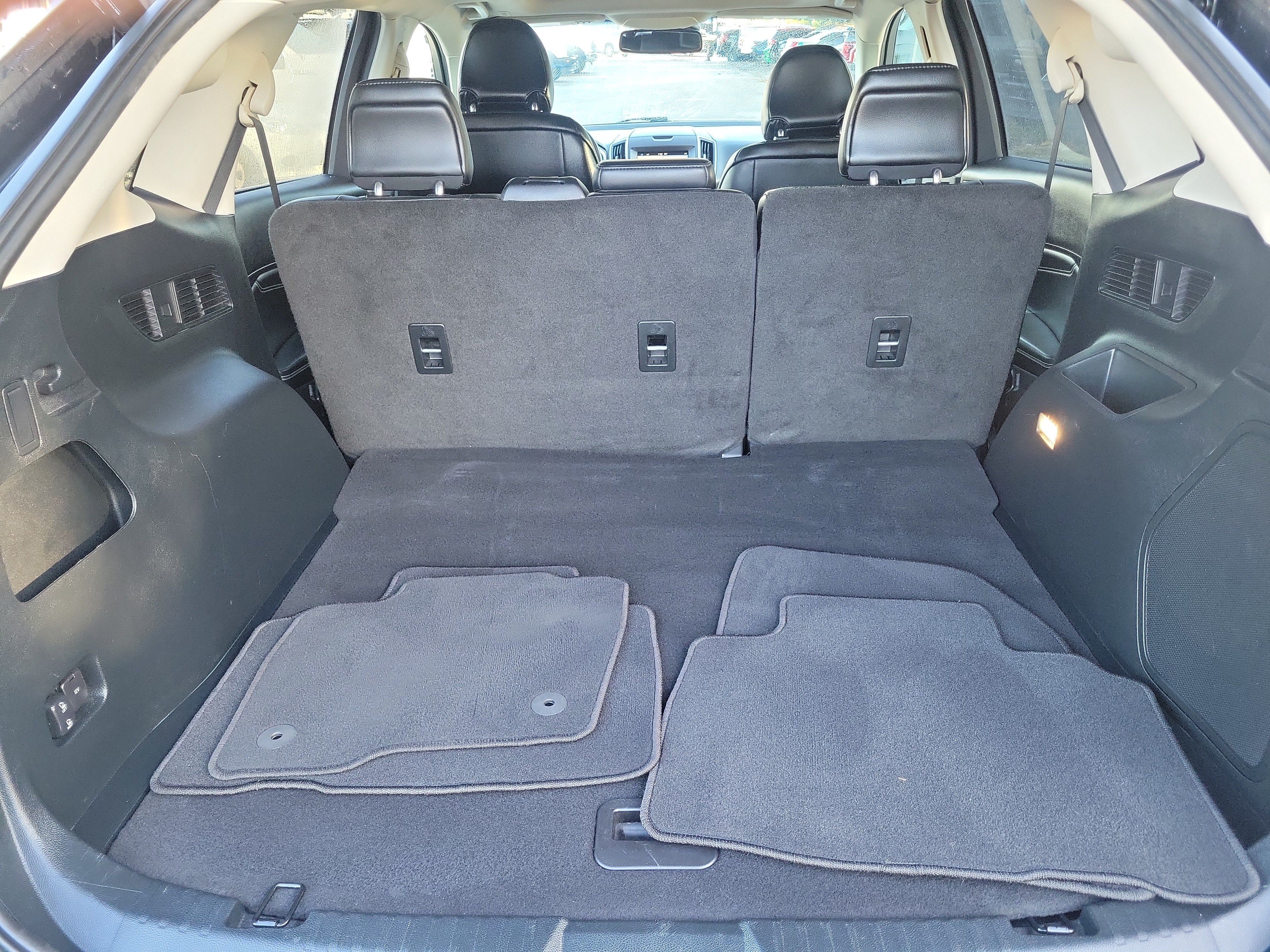 Used 2019 Ford Edge Titanium w/ Equipment Group 301A FWD image 13