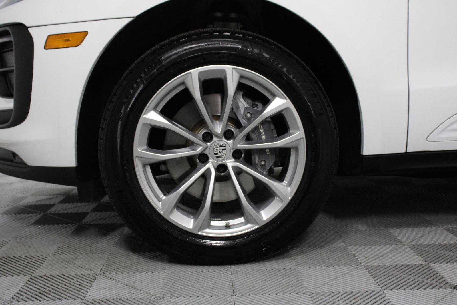 Certified 2026 Porsche Macan AWD/4WD image 30