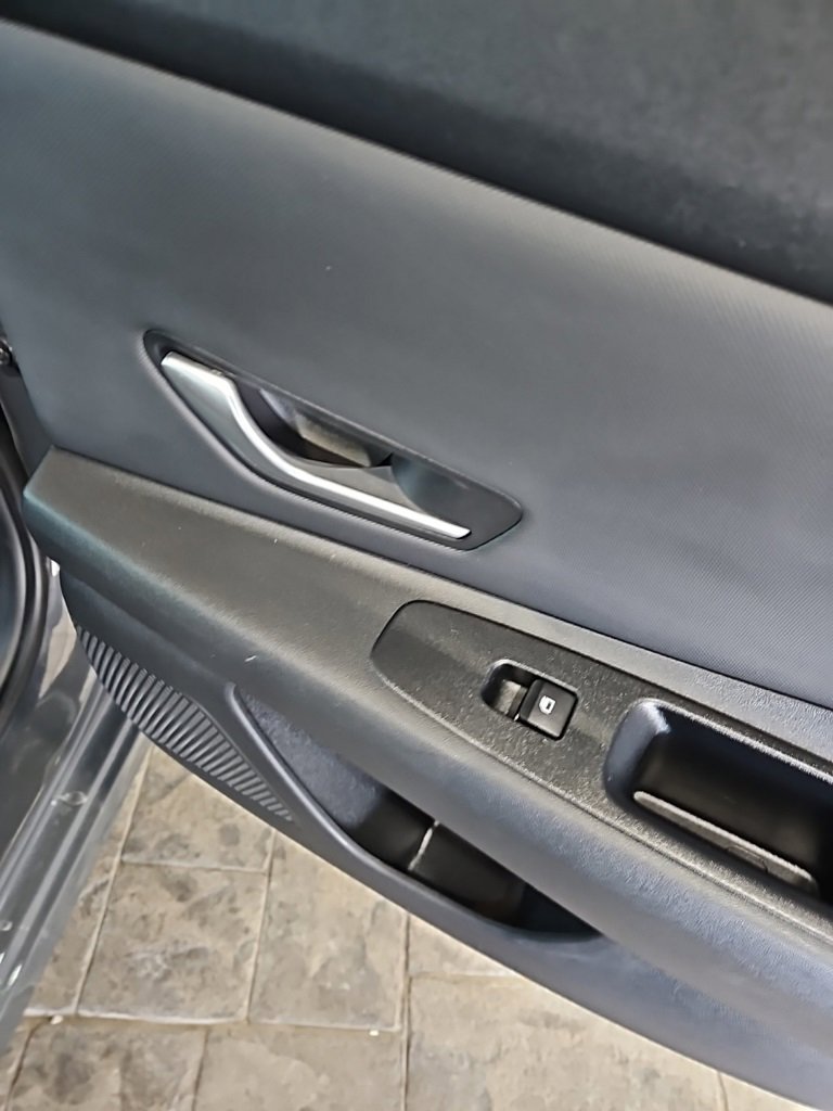 Used 2023 Hyundai Elantra Limited image 16