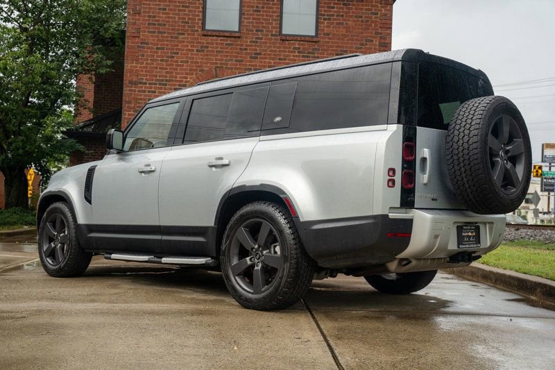 Used 2023 Land Rover Defender 130 SE AWD/4WD image 7