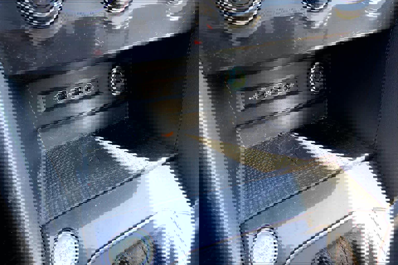 Used 2020 Volkswagen Tiguan SEL Premium R-Line w/ 3rd Row Seat Package image 34