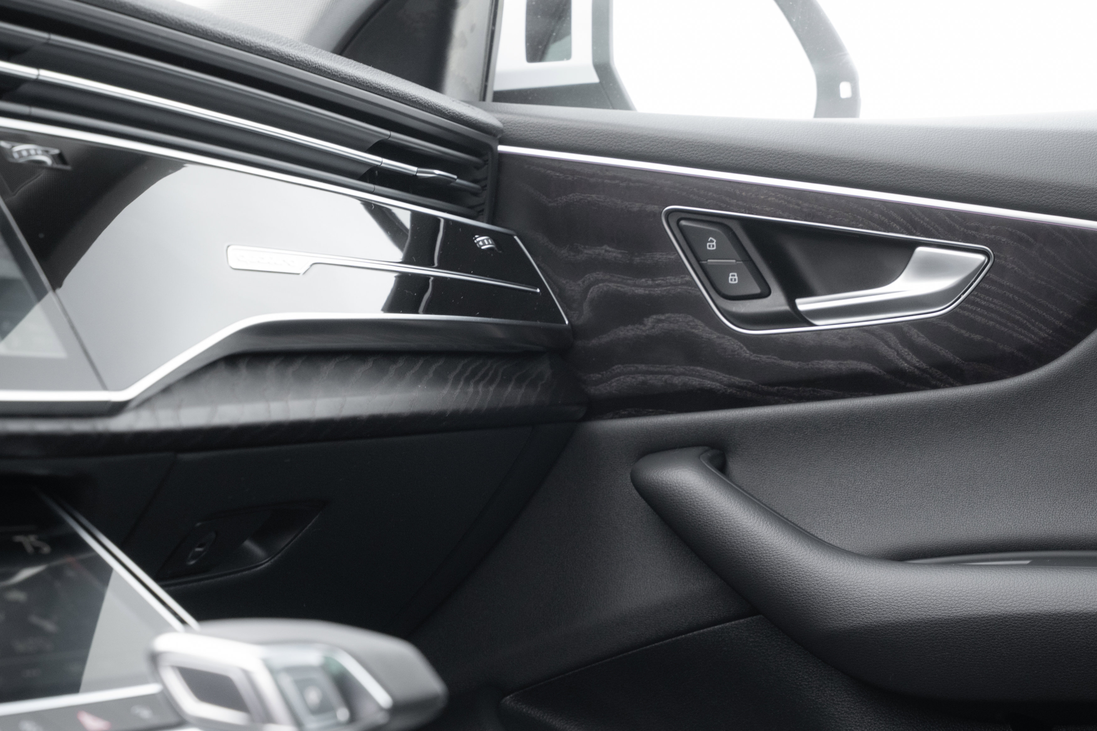 Used 2022 Audi Q8 Premium Plus w/ Premium Plus Package image 17