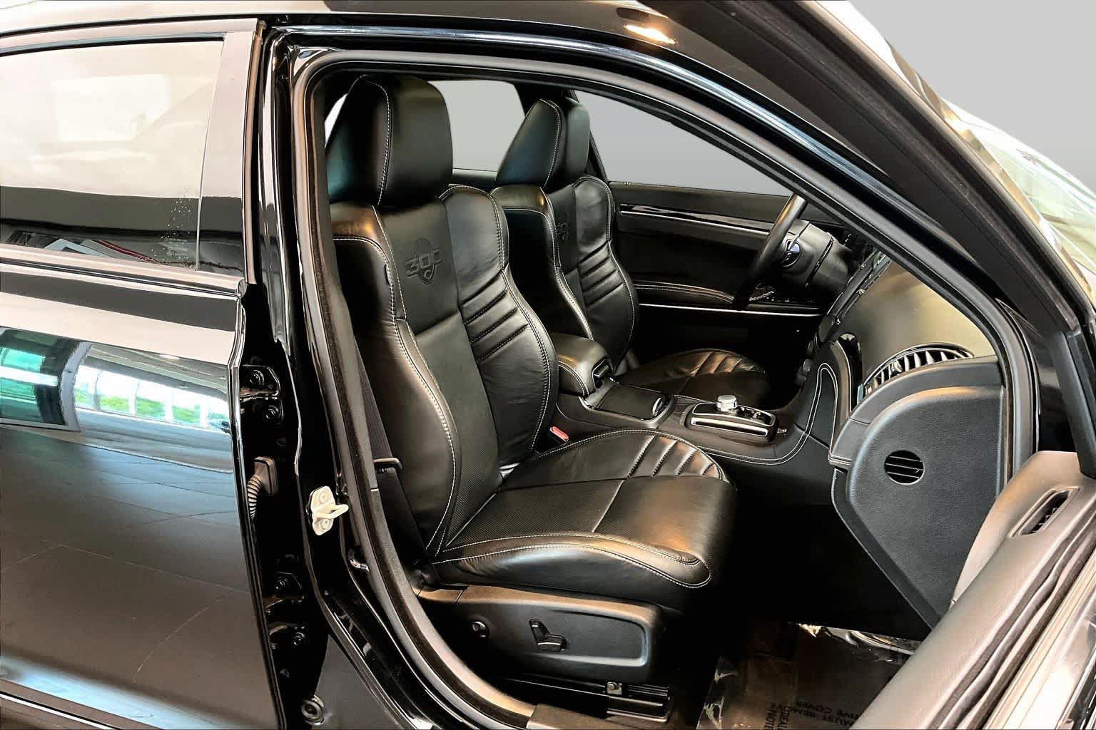 Used 2023 Chrysler 300 C RWD image 9