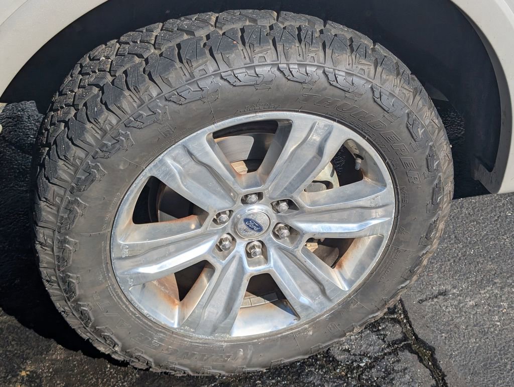 Used 2019 Ford F150 Platinum w/ Equipment Group 701A Luxury image 20