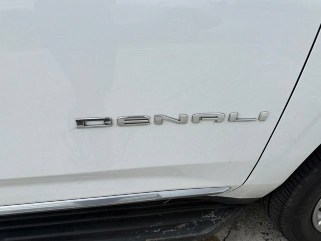 Used 2023 GMC Yukon Denali AWD/4WD image 15