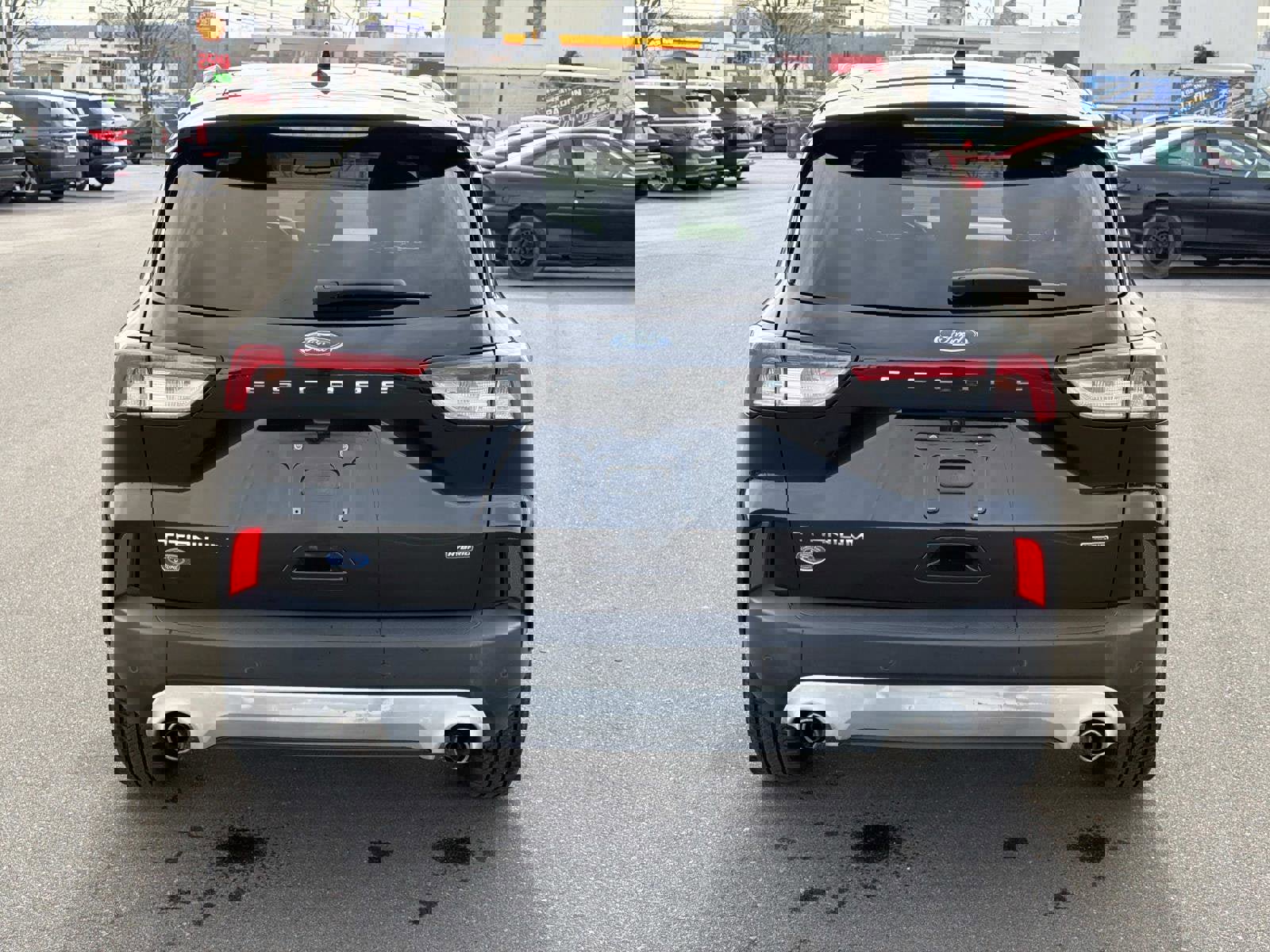 Used 2020 Ford Escape Titanium image 18