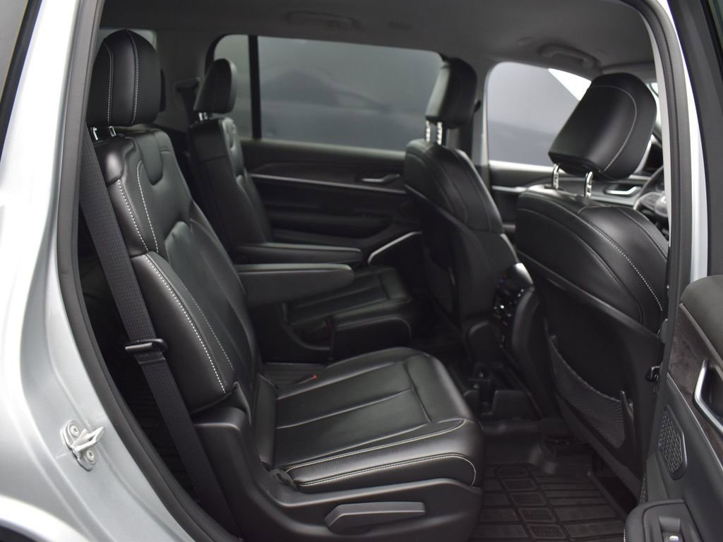 Used 2023 Jeep Grand Cherokee L Limited image 25