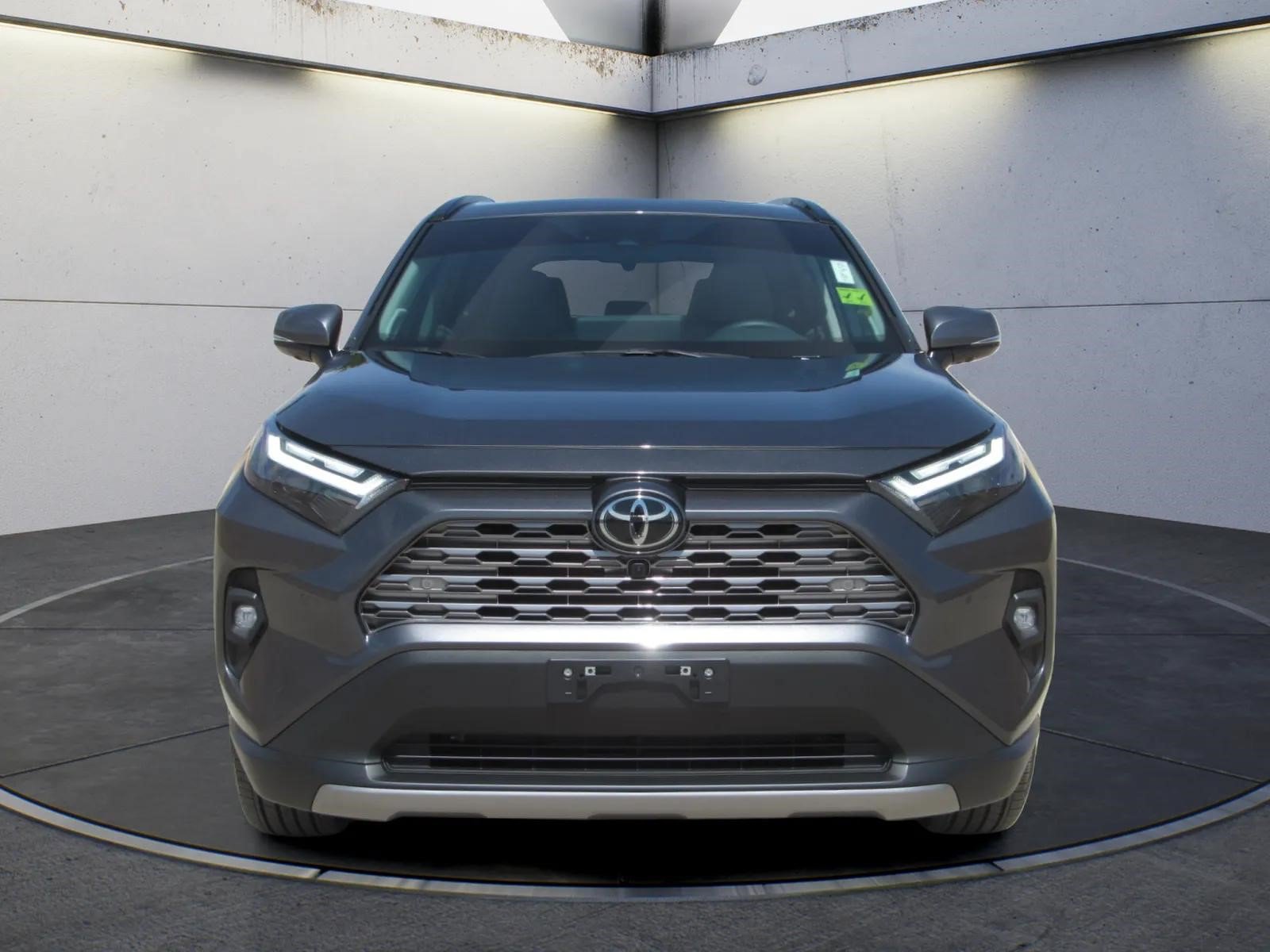 Used 2025 Toyota RAV4 Limited w/ Advanced Technology Package AWD/4WD image 3