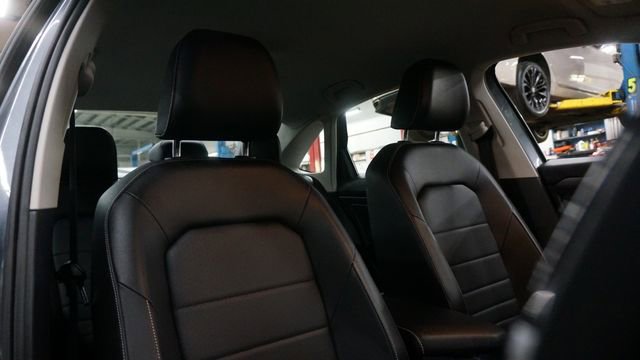 Certified 2023 Volkswagen Jetta SE image 52