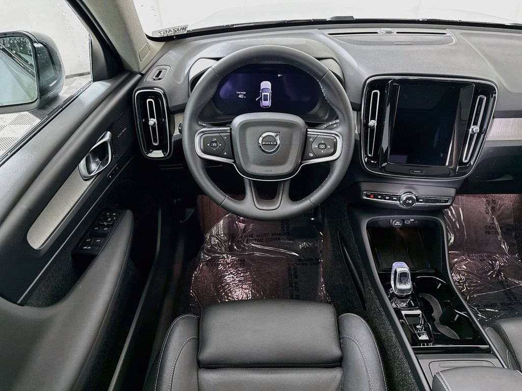 Used 2025 Volvo XC40 B5 Ultra AWD/4WD image 22