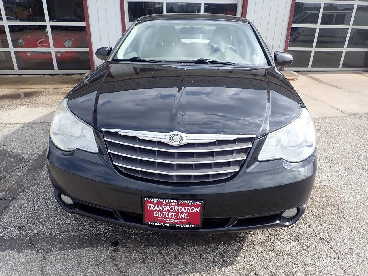 Used 2010 Chrysler Sebring Limited w/ Electronics Convenience Group image 3