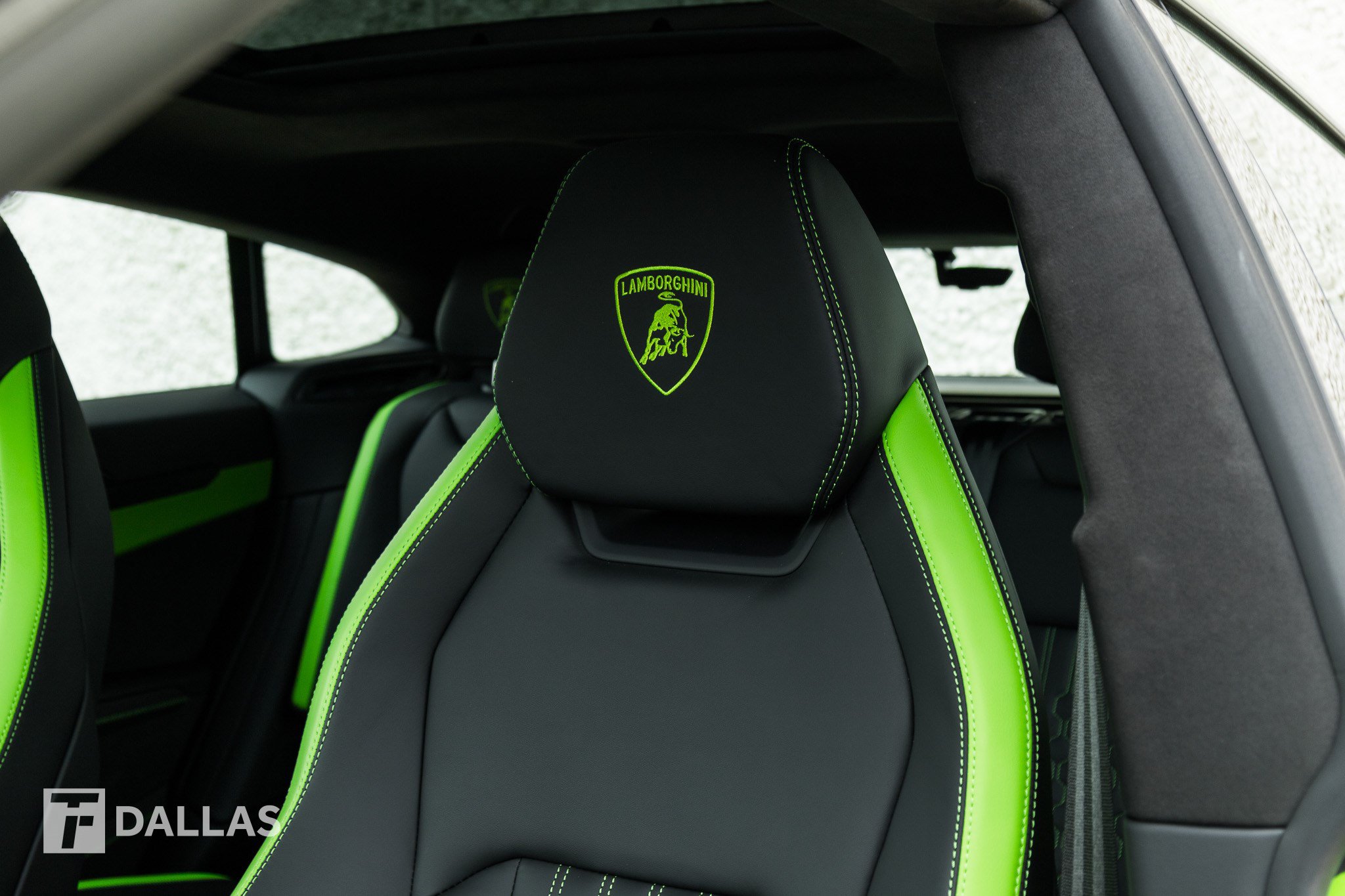 Used 2025 Lamborghini Urus Performante AWD/4WD image 22