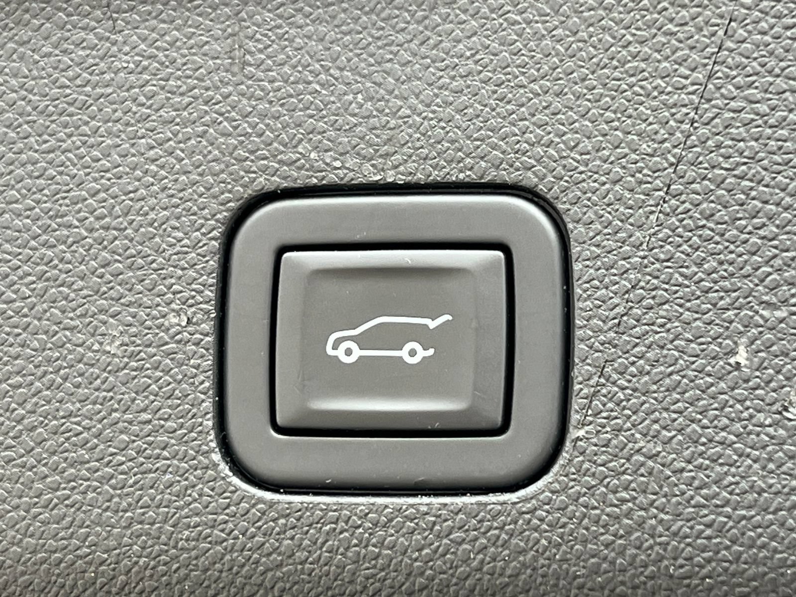 Used 2023 GMC Yukon XL AT4 w/ AT4 Premium Plus Package AWD/4WD image 51