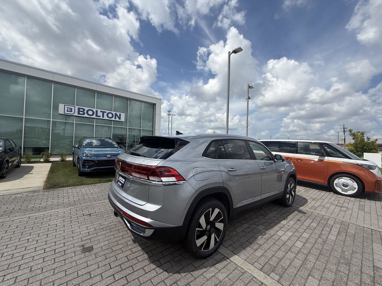 New 2026 Volkswagen Atlas Cross Sport SE image 8