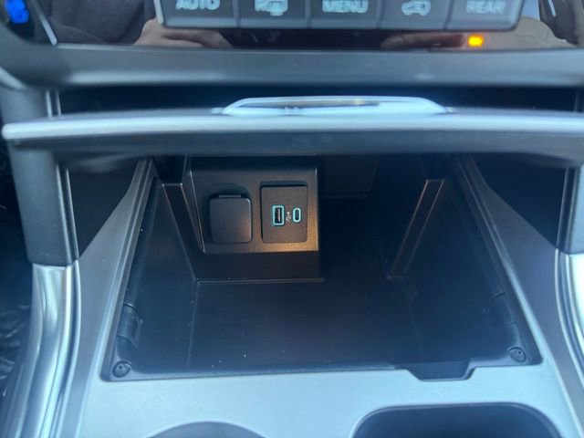 Used 2020 Ford Explorer Limited image 11