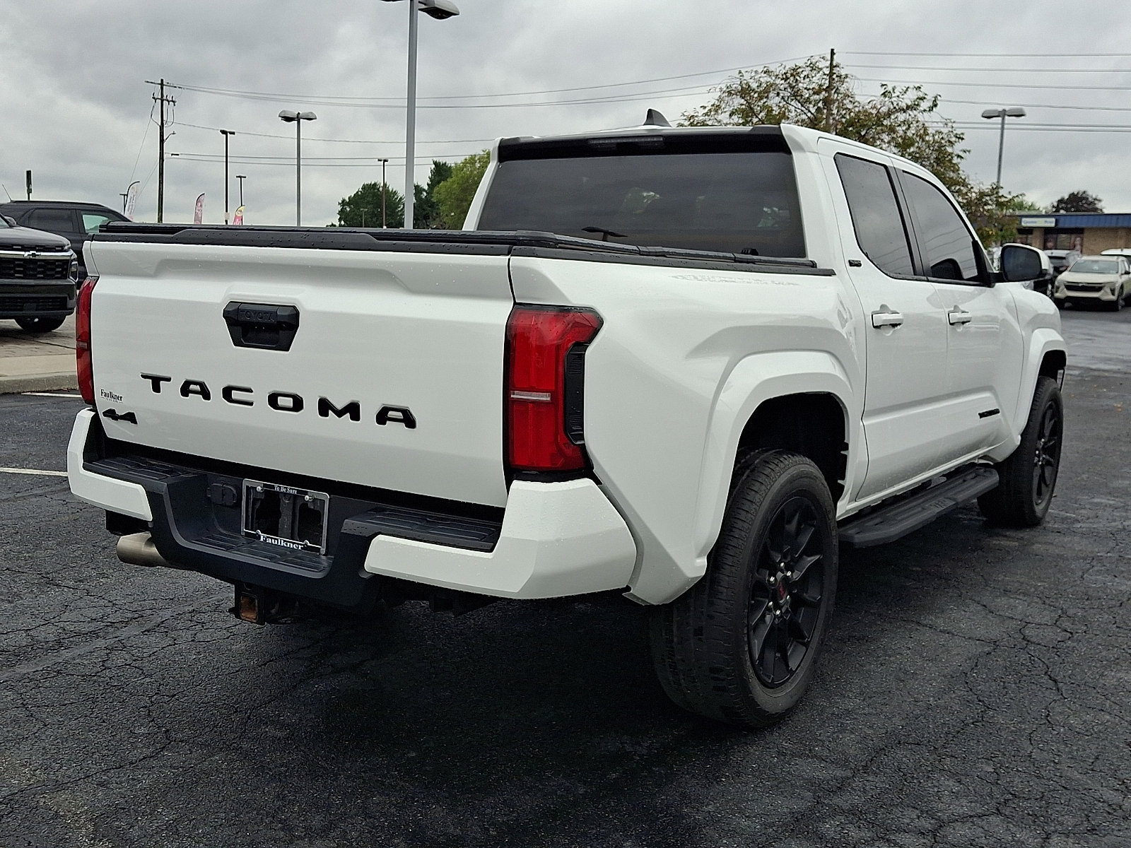 Used 2024 Toyota Tacoma SR5 AWD/4WD image 6