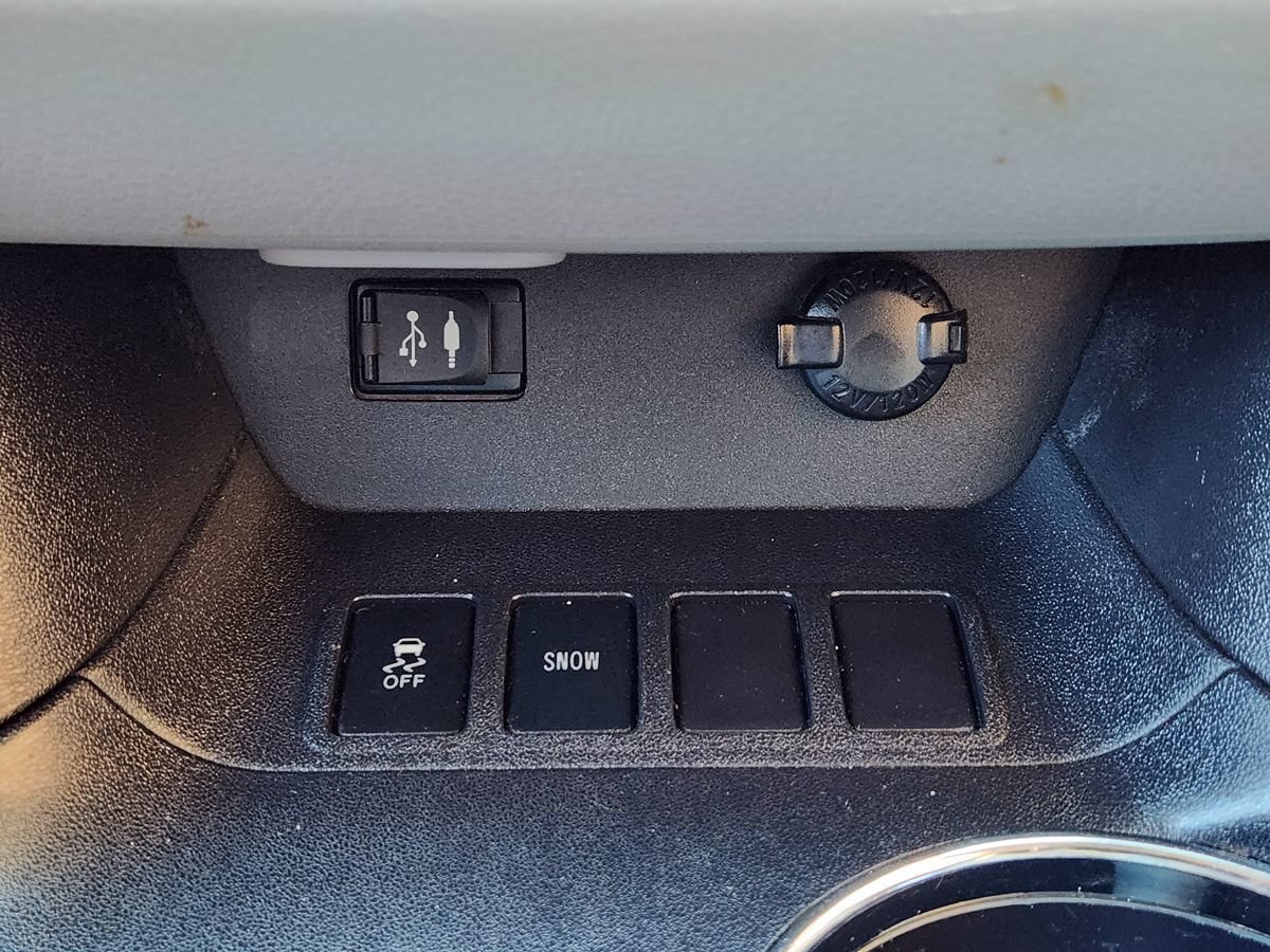 Used 2016 Toyota Highlander XLE FWD image 40