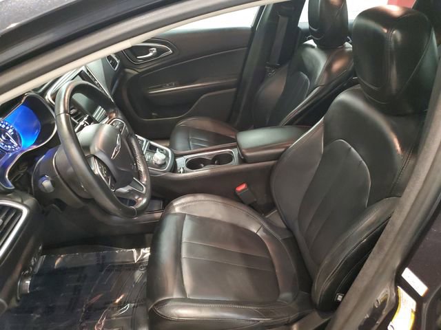Used 2017 Chrysler 200 Limited Platinum w/ Comfort & Convenience Group image 10