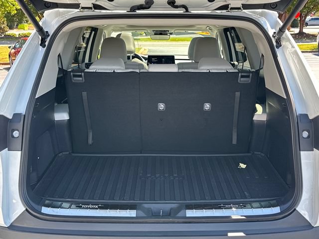 Used 2025 Toyota Grand Highlander AWD Hybrid image 5